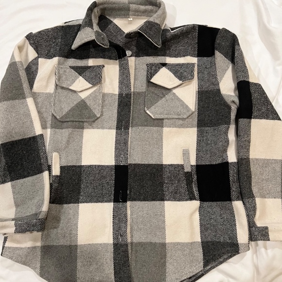 Jackets & Blazers - Coat -Oversize plaid button coat, Size Small, Excellent Condition